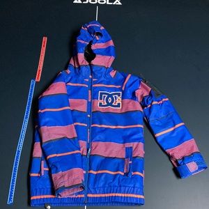 DC snowboarding hooded jacket. Boys size 12